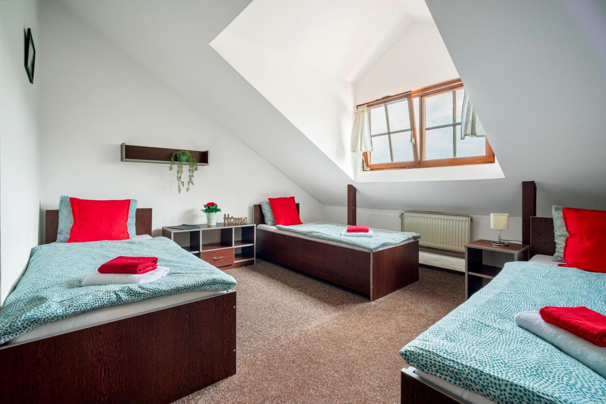Hotel Ostende Chocerady Eksteriør billede