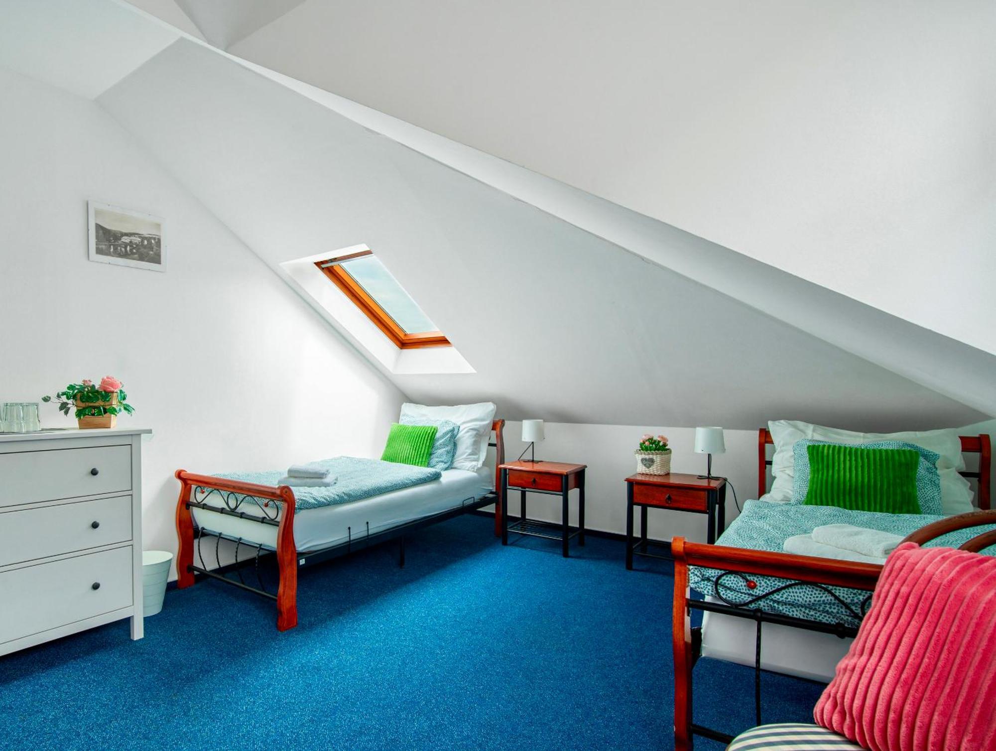 Hotel Ostende Chocerady Eksteriør billede