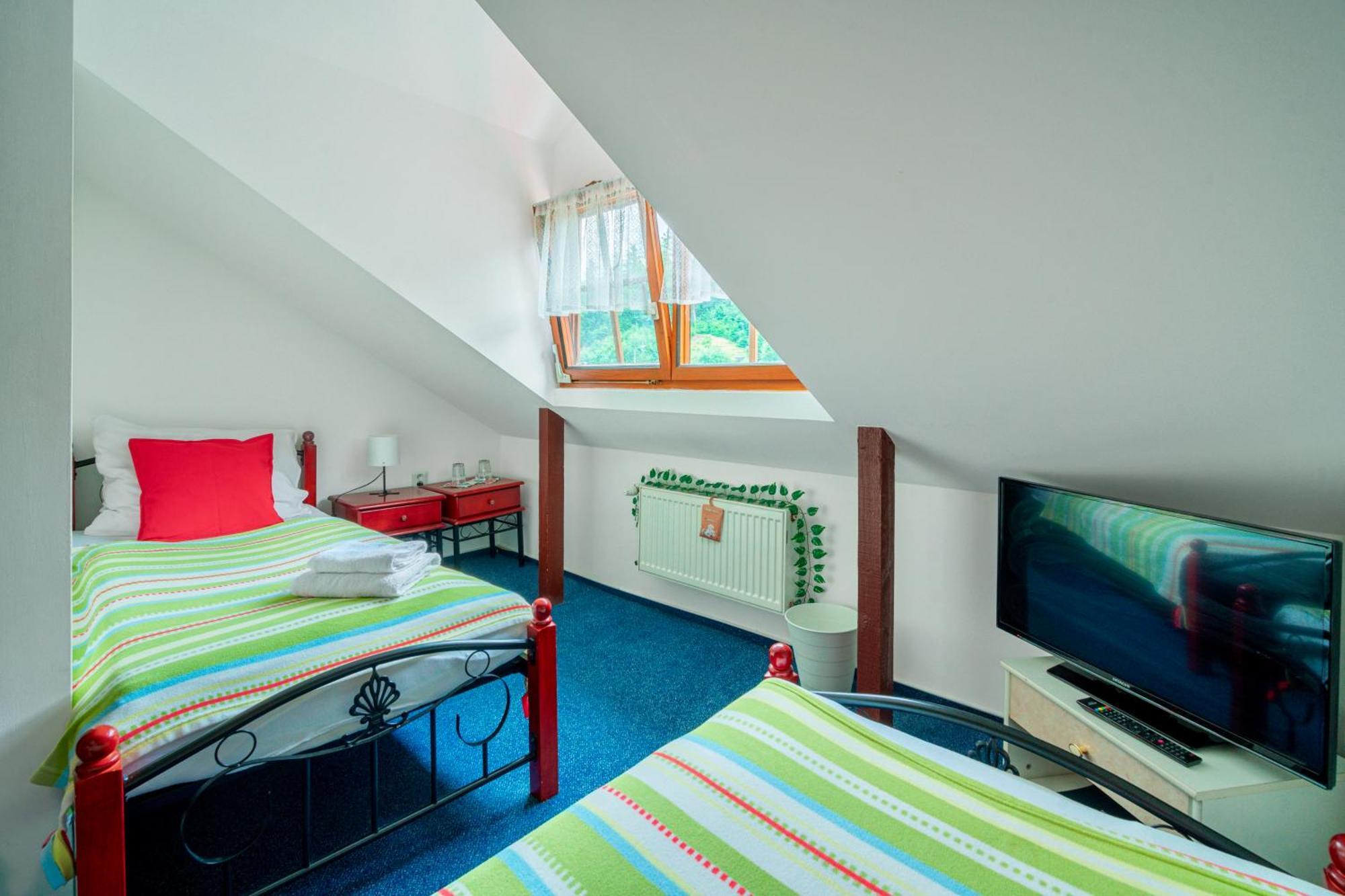 Hotel Ostende Chocerady Eksteriør billede