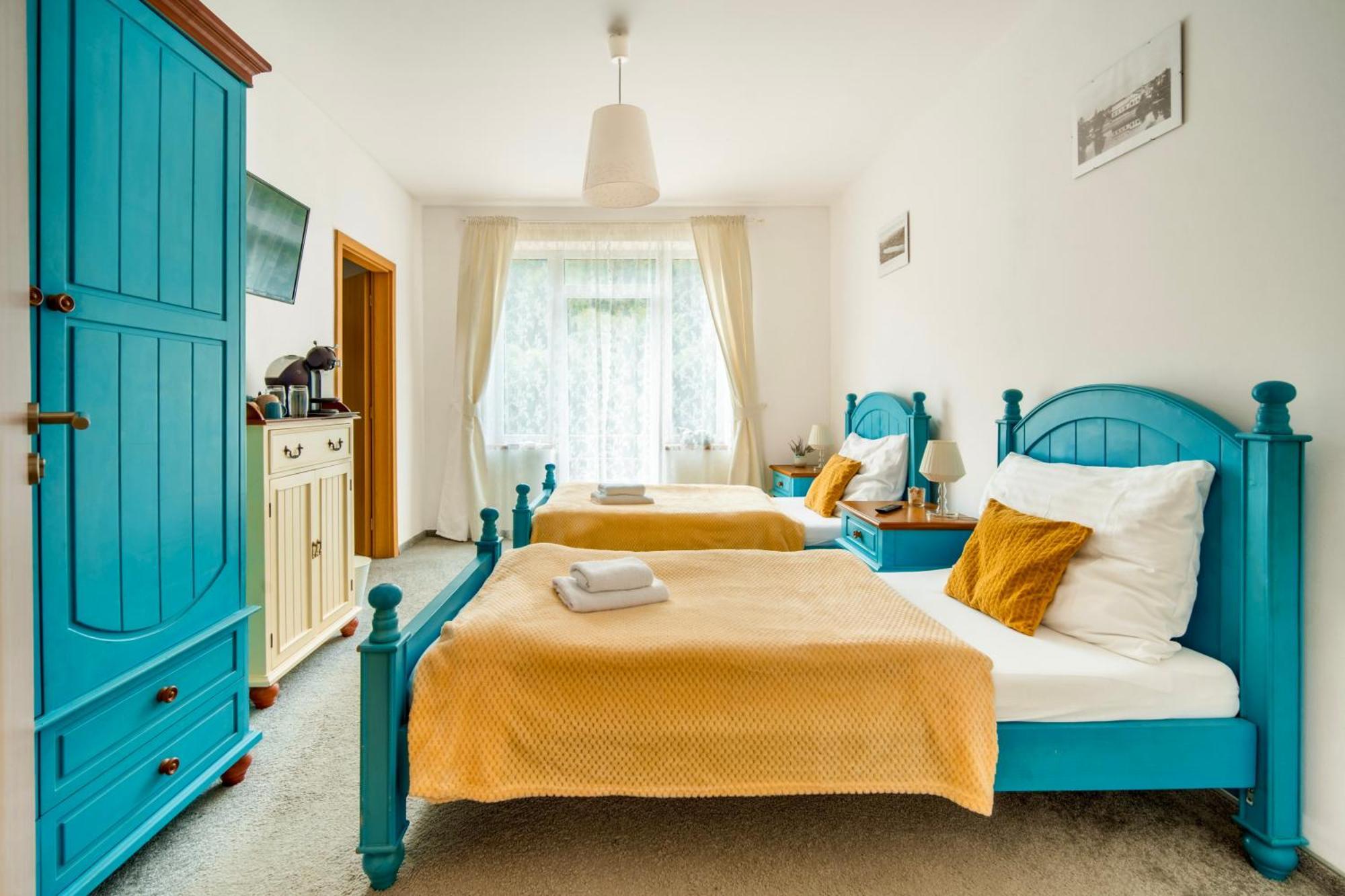 Hotel Ostende Chocerady Eksteriør billede