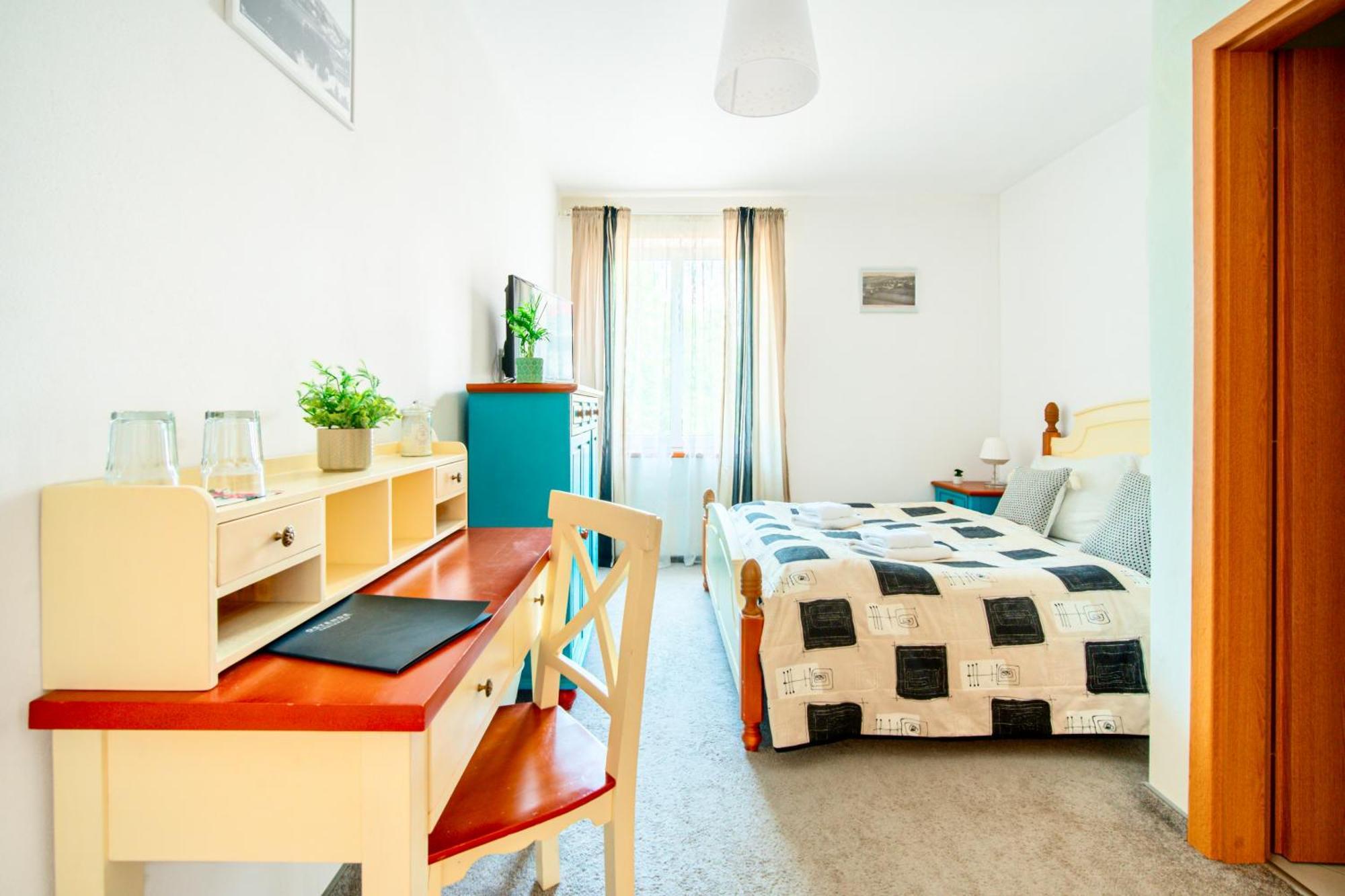 Hotel Ostende Chocerady Eksteriør billede