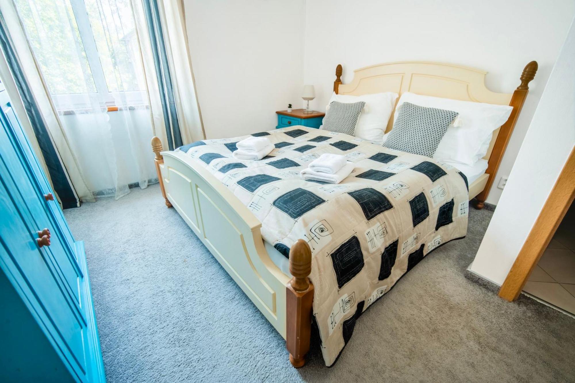 Hotel Ostende Chocerady Eksteriør billede